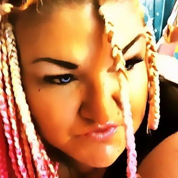 Meet your Posher, Sarah - Picture 1 of 1